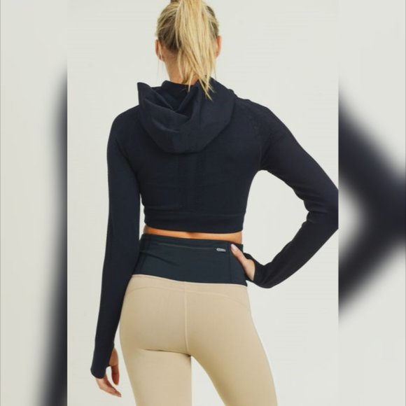 Hybrid Seamless Perforated Crop Hoodie Jacket - Picture 4 of 8